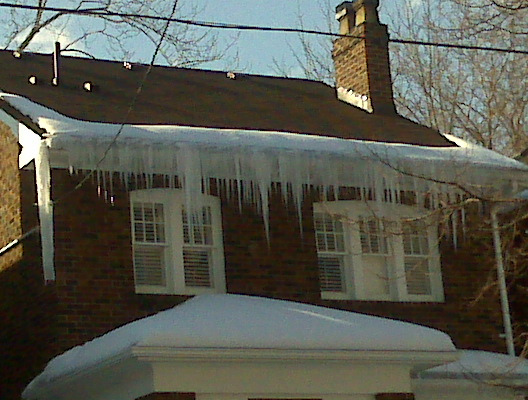 Rooftop Ice Dam Removal in Toronto
